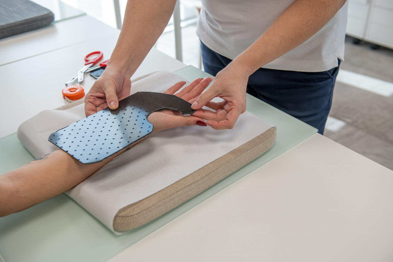 How Should a Wrist & Thumb Brace Fit?