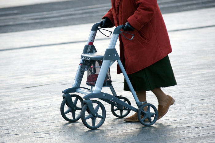Three-Wheel vs Four-Wheel Rollator: What’s the Difference?