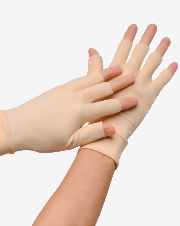 What Are Compression Gloves and How Should They Fit?