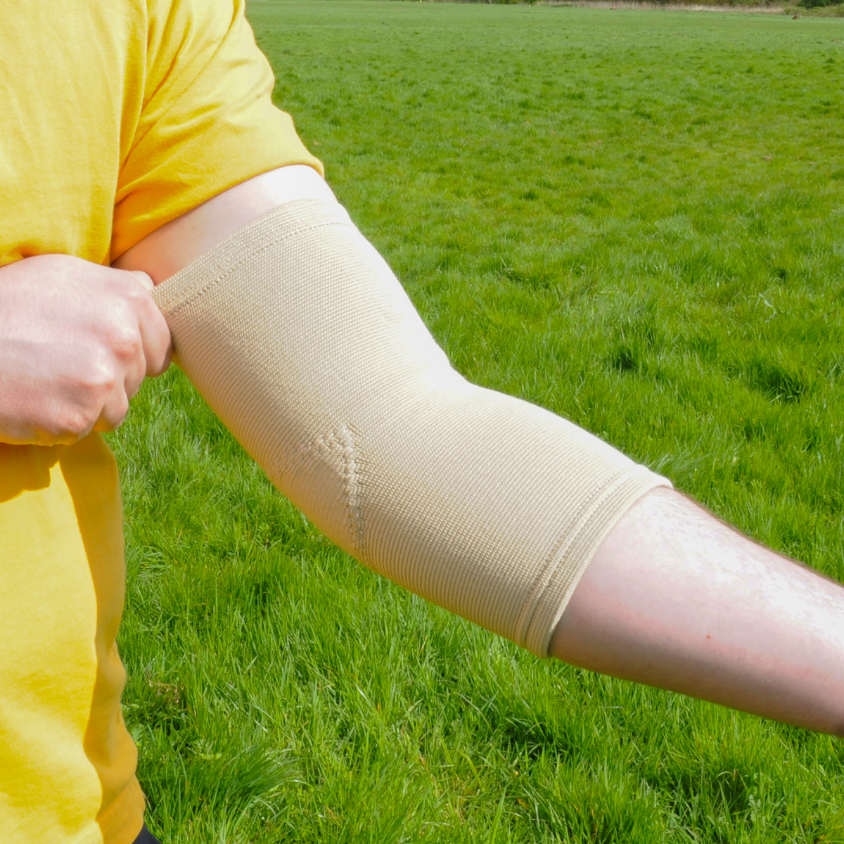 Choosing an Elbow Support: Strap vs Sleeve for Tennis & Golfer’s Elbow