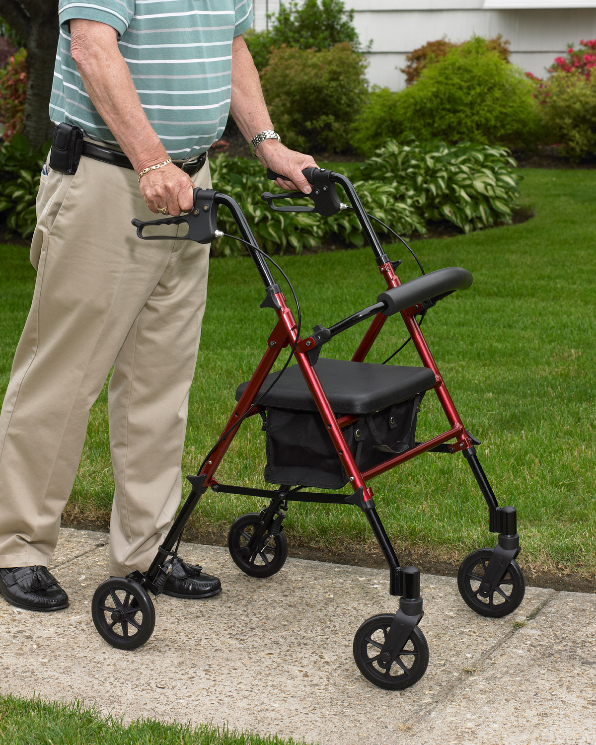 How Should a Rollator Be Adjusted and Used?